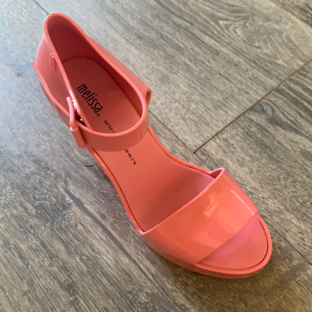 too big on me. I need  6 size instead 7